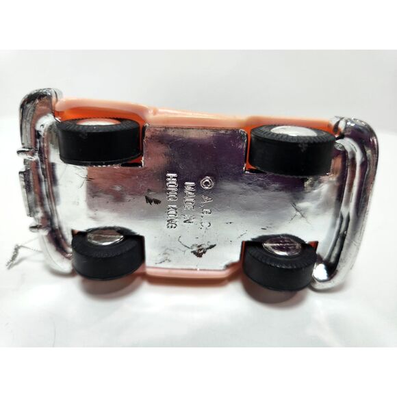 Vintage Santa in Convertible Car Ornament Pink Automobile Made Hong Kong - Picture 6 of 7